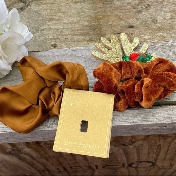 NWT HOLIDAY LANE SET OF TWO - REINDEER/BROWN SCRUNCHIES - Picture 2 of 4